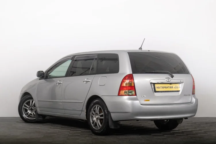 Toyota Corolla Fielder 5 из 6
