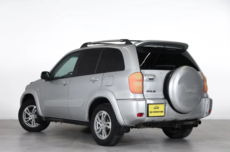 Toyota RAV4 4 из 6