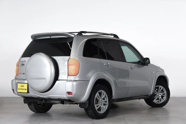 Toyota RAV4 6 из 6