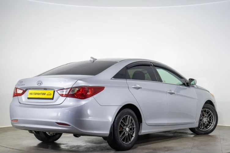 Hyundai Sonata 4 из 6