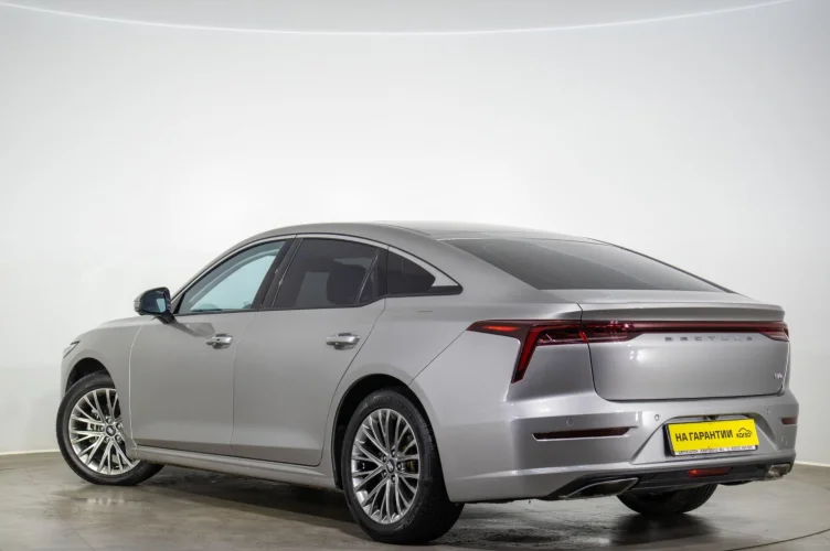 FAW Bestune B70 6 из 6