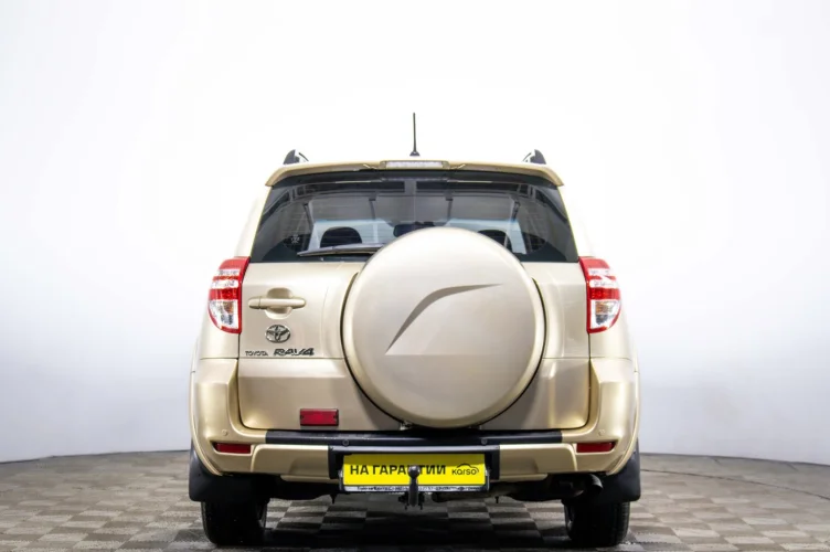 Toyota RAV4 5 из 6