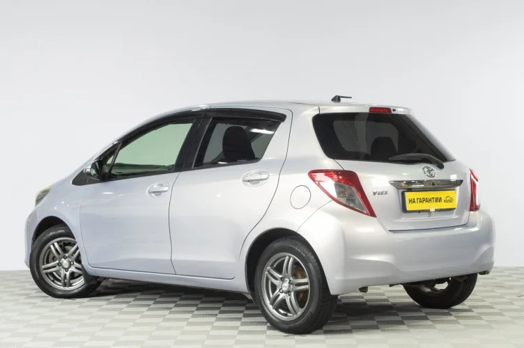 Toyota Vitz 4 из 6