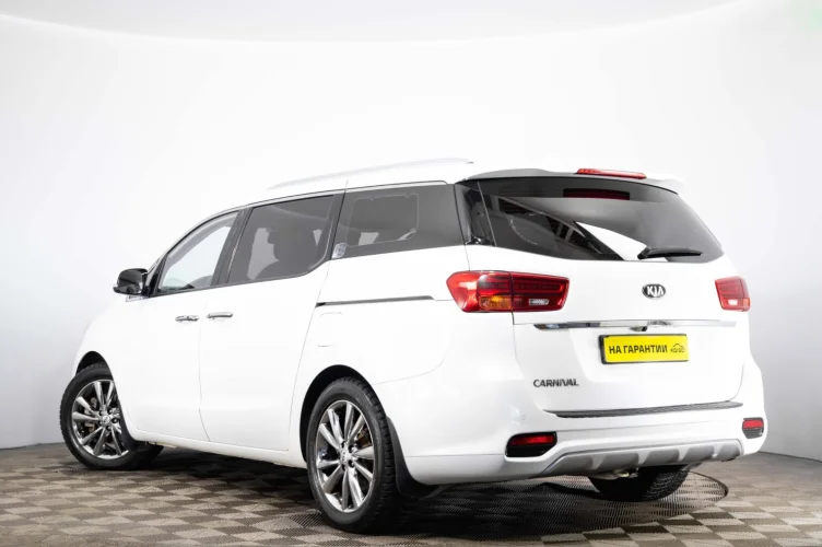 KIA Carnival 4 из 6