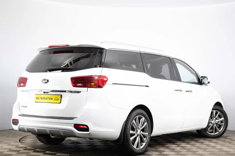 KIA Carnival 6 из 6