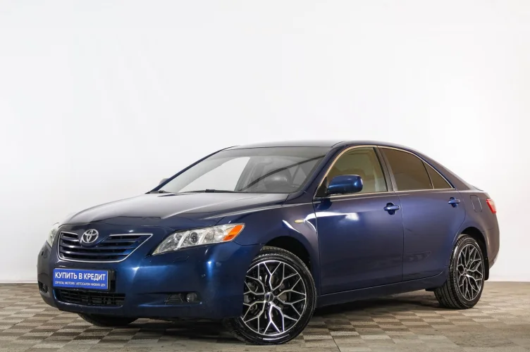 Toyota Camry 3 из 6