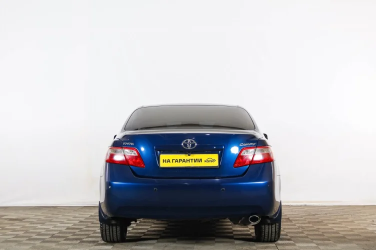 Toyota Camry 5 из 6