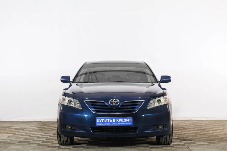 Toyota Camry 2 из 6