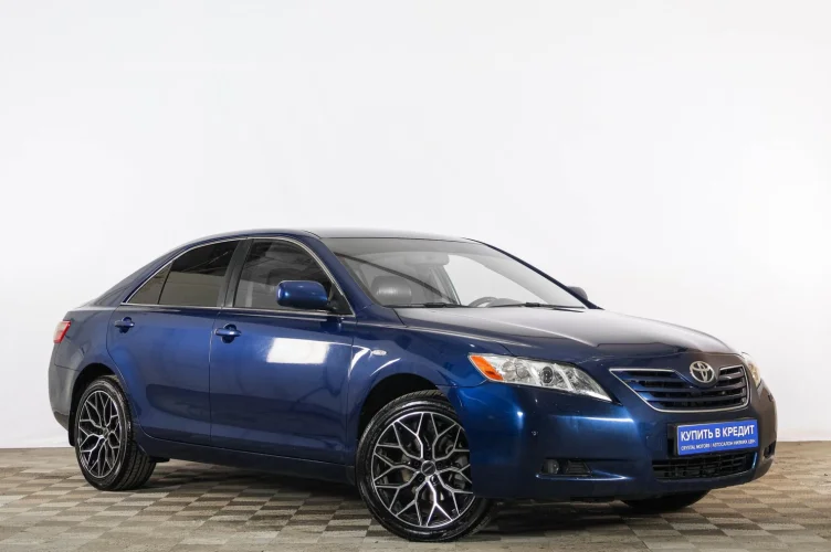 Toyota Camry 1 из 6