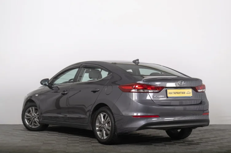 Hyundai Elantra 5 из 6