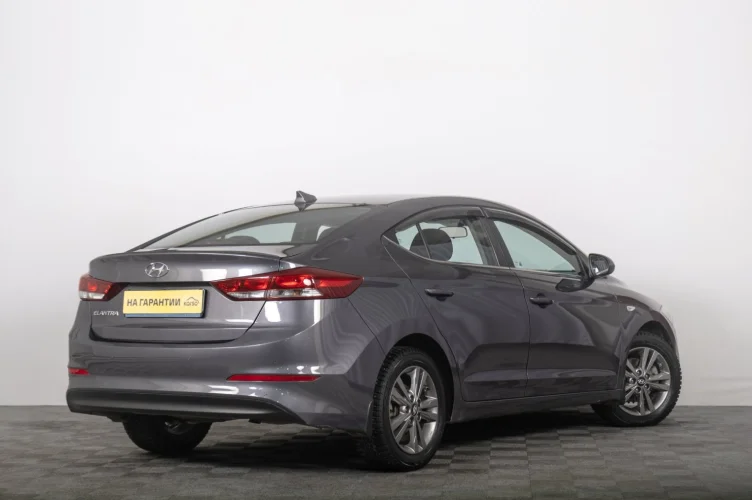 Hyundai Elantra 6 из 6
