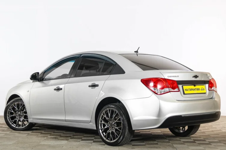 Chevrolet Cruze 4 из 6