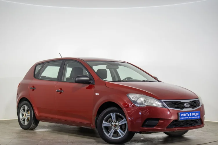 KIA cee'd 1 из 6