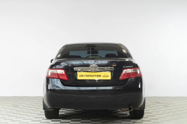 Toyota Camry 5 из 6
