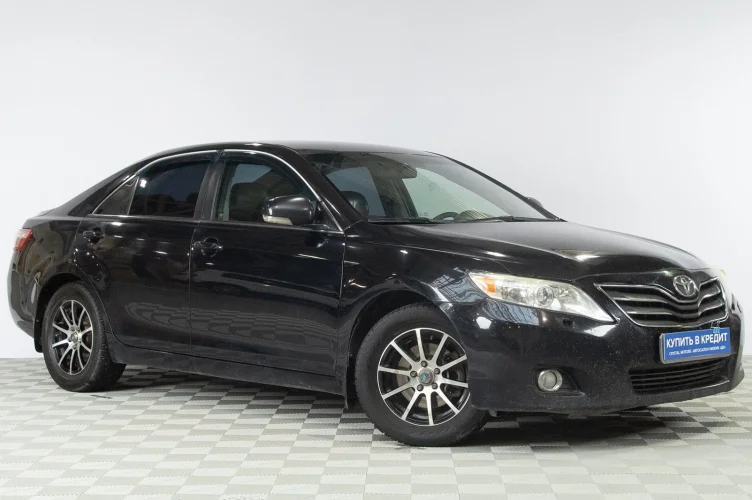 Toyota Camry 1 из 6