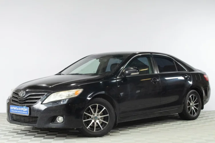 Toyota Camry 3 из 6