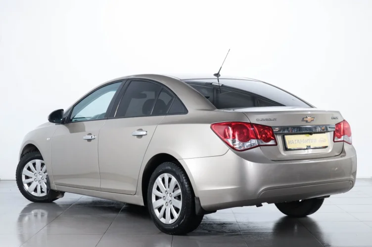 Chevrolet Cruze 4 из 6