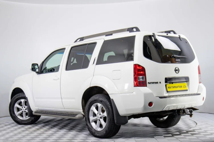 Nissan Pathfinder 4 из 6