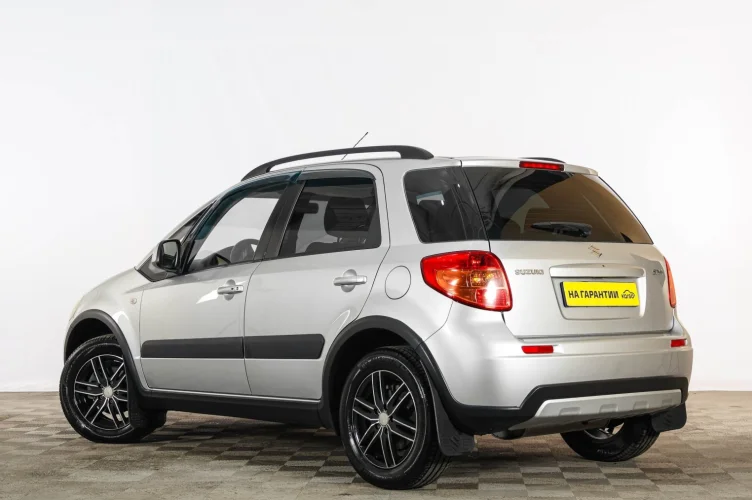 Suzuki SX4 4 из 6