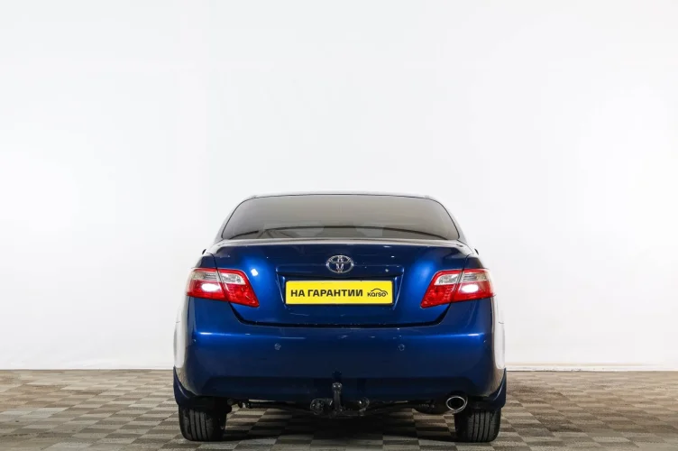 Toyota Camry 5 из 6