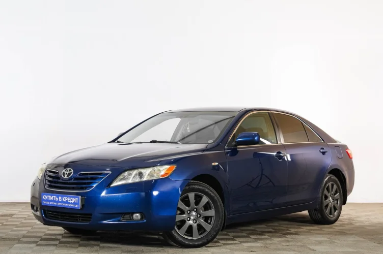 Toyota Camry 3 из 6