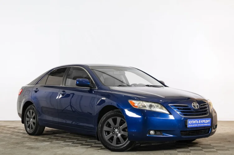 Toyota Camry 1 из 6