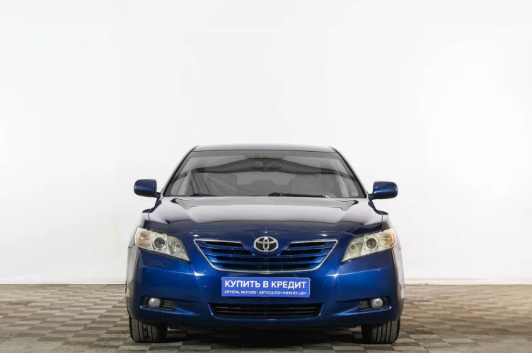 Toyota Camry 2 из 6