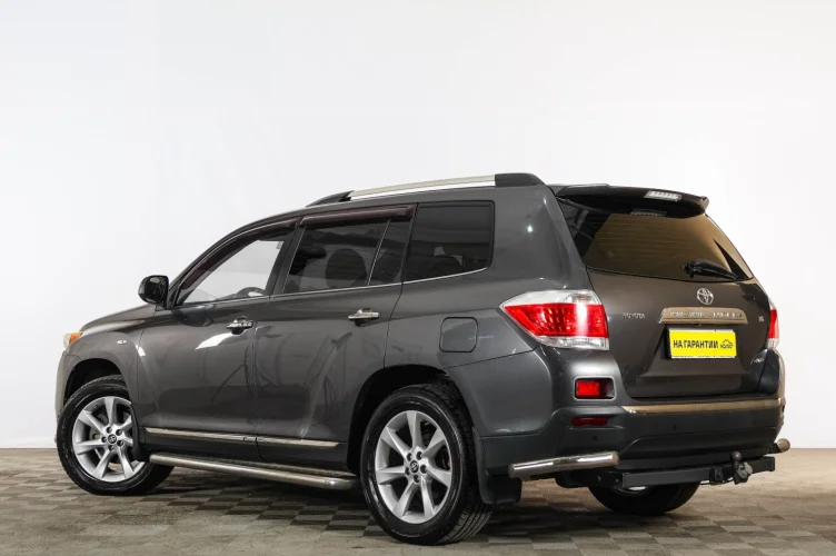 Toyota Highlander 4 из 6