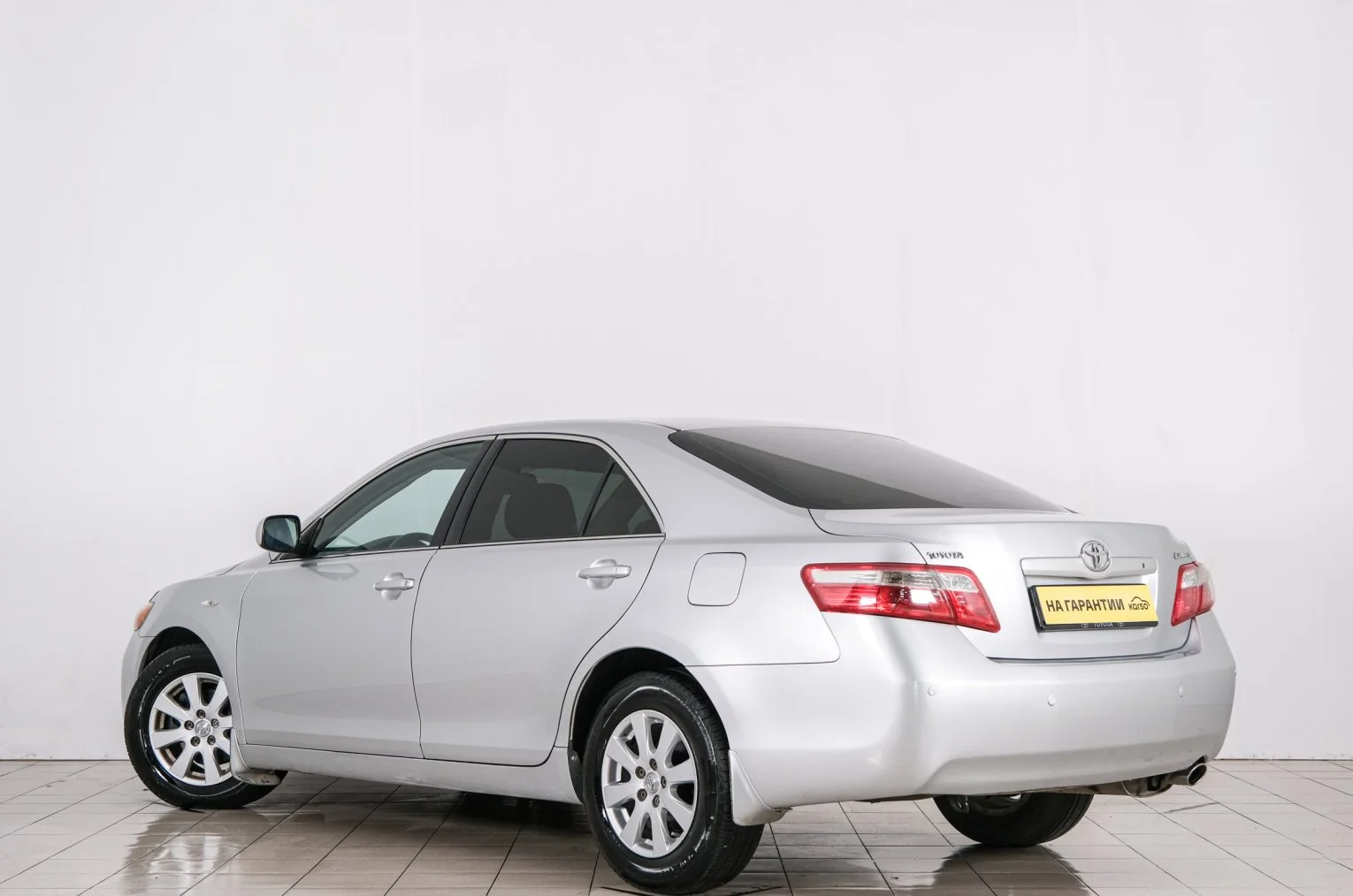 Toyota Camry 4 из 6