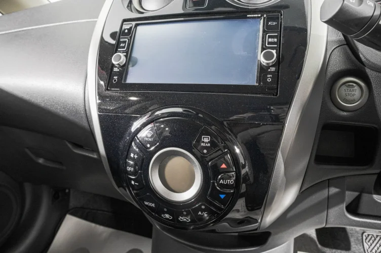 Nissan Note 17 из 23