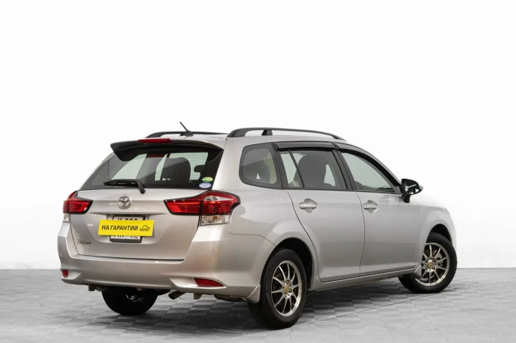 Toyota Corolla Fielder 4 из 6