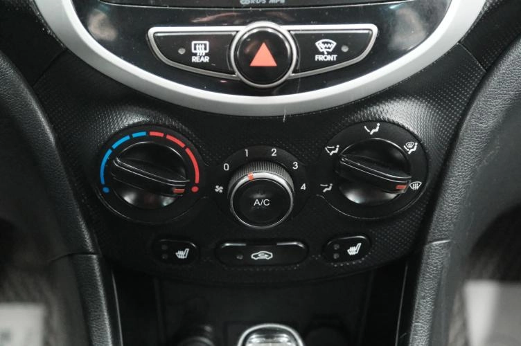 Hyundai Solaris 18 из 24