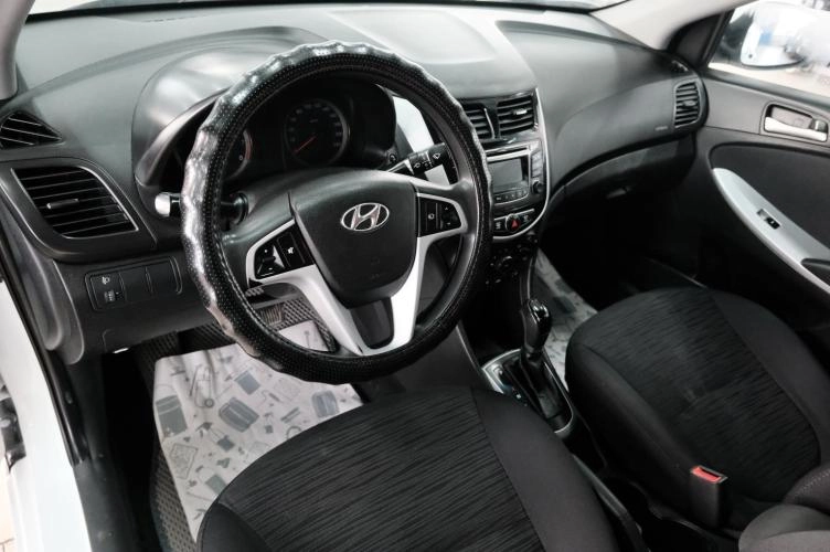 Hyundai Solaris 10 из 24