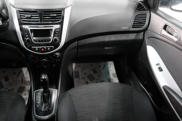 Hyundai Solaris 20 из 24