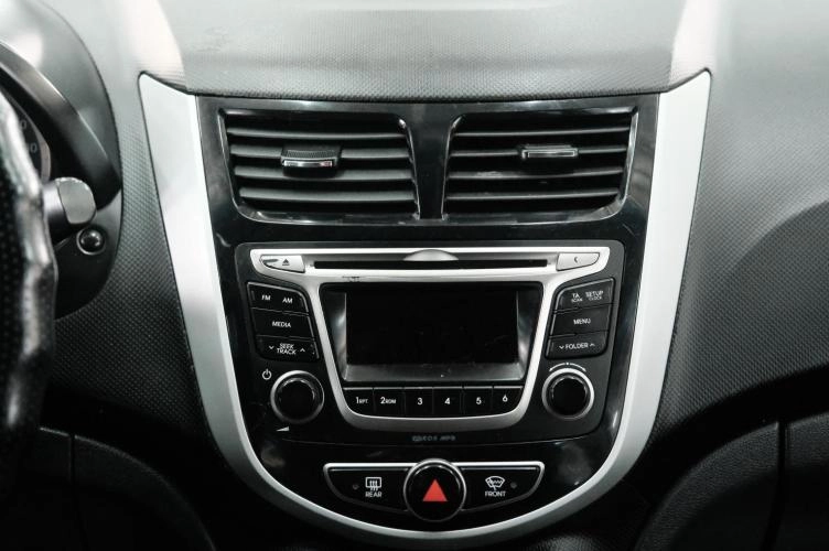 Hyundai Solaris 17 из 24