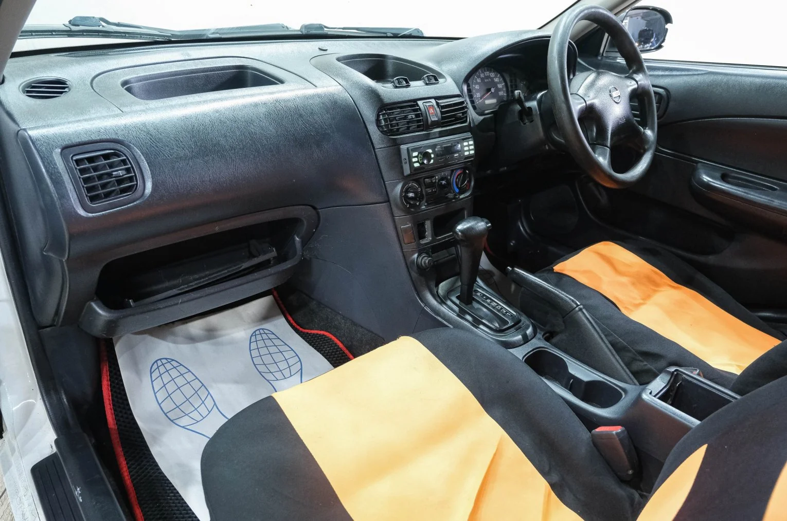 Nissan AD 10 из 19