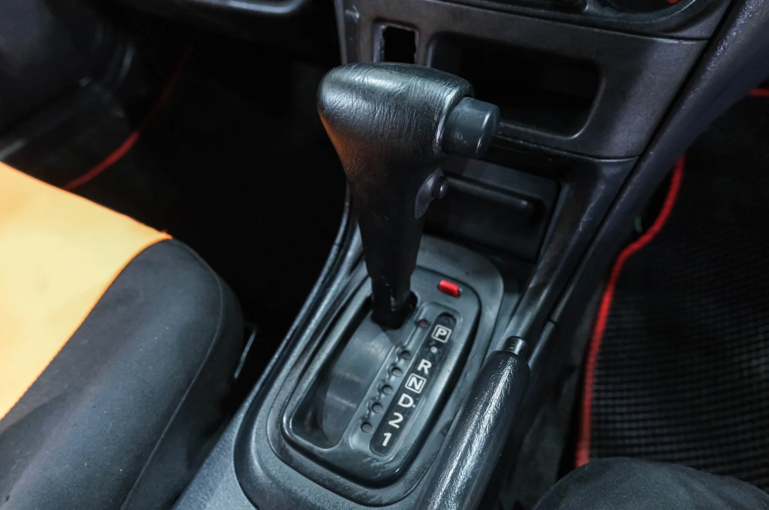 Nissan AD 16 из 19