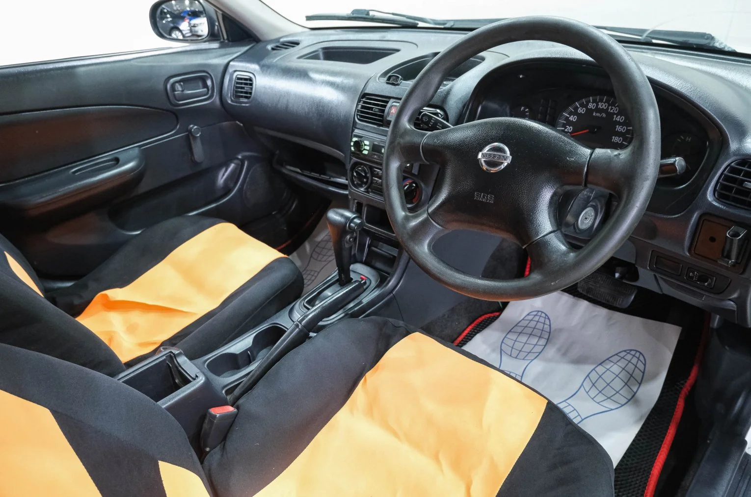 Nissan AD 8 из 19