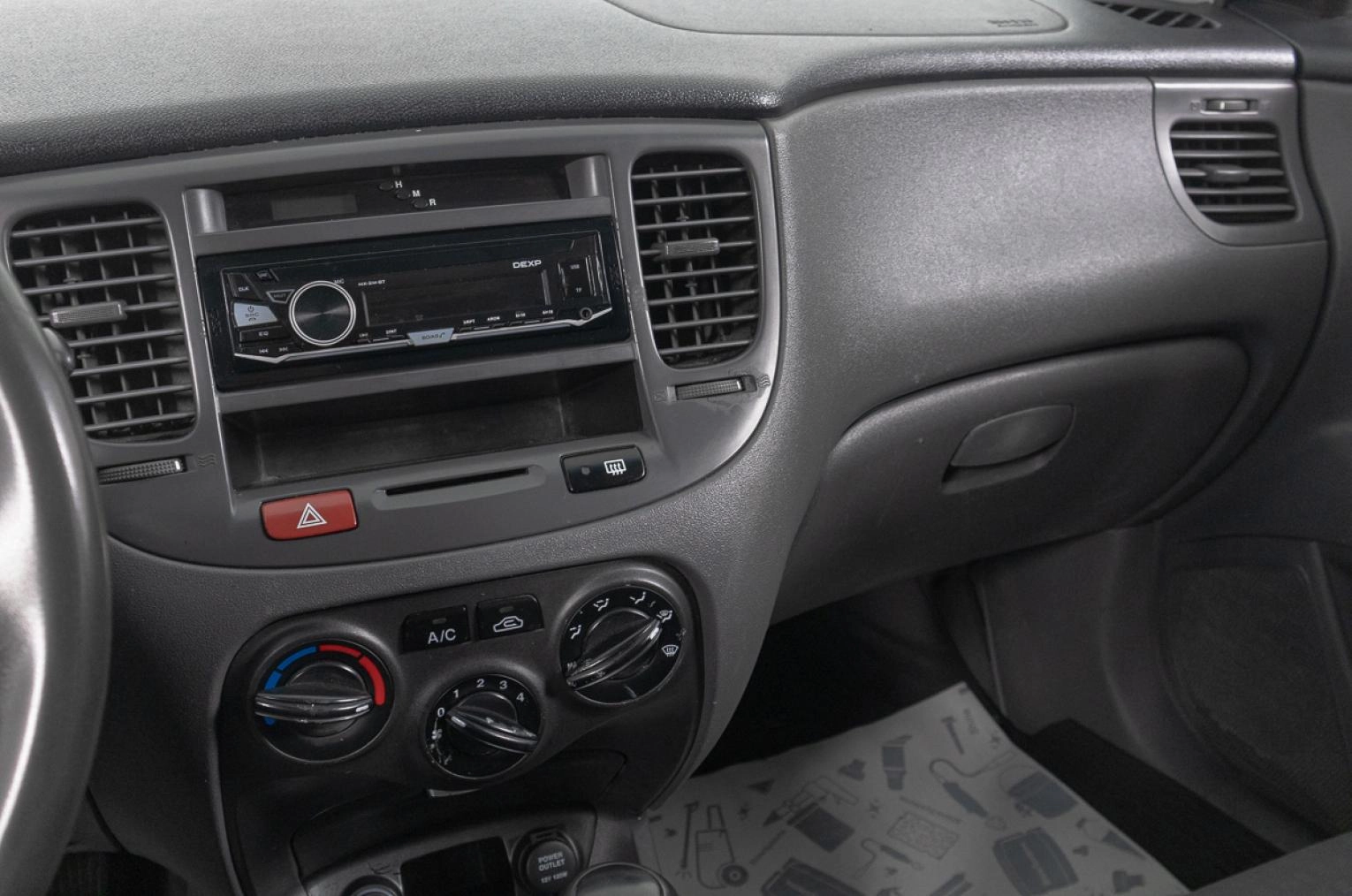 KIA Rio 14 из 18