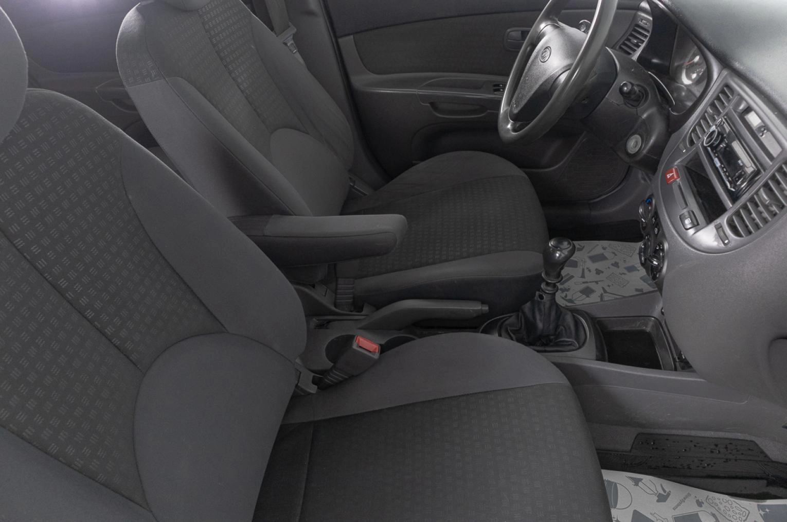 KIA Rio 16 из 18