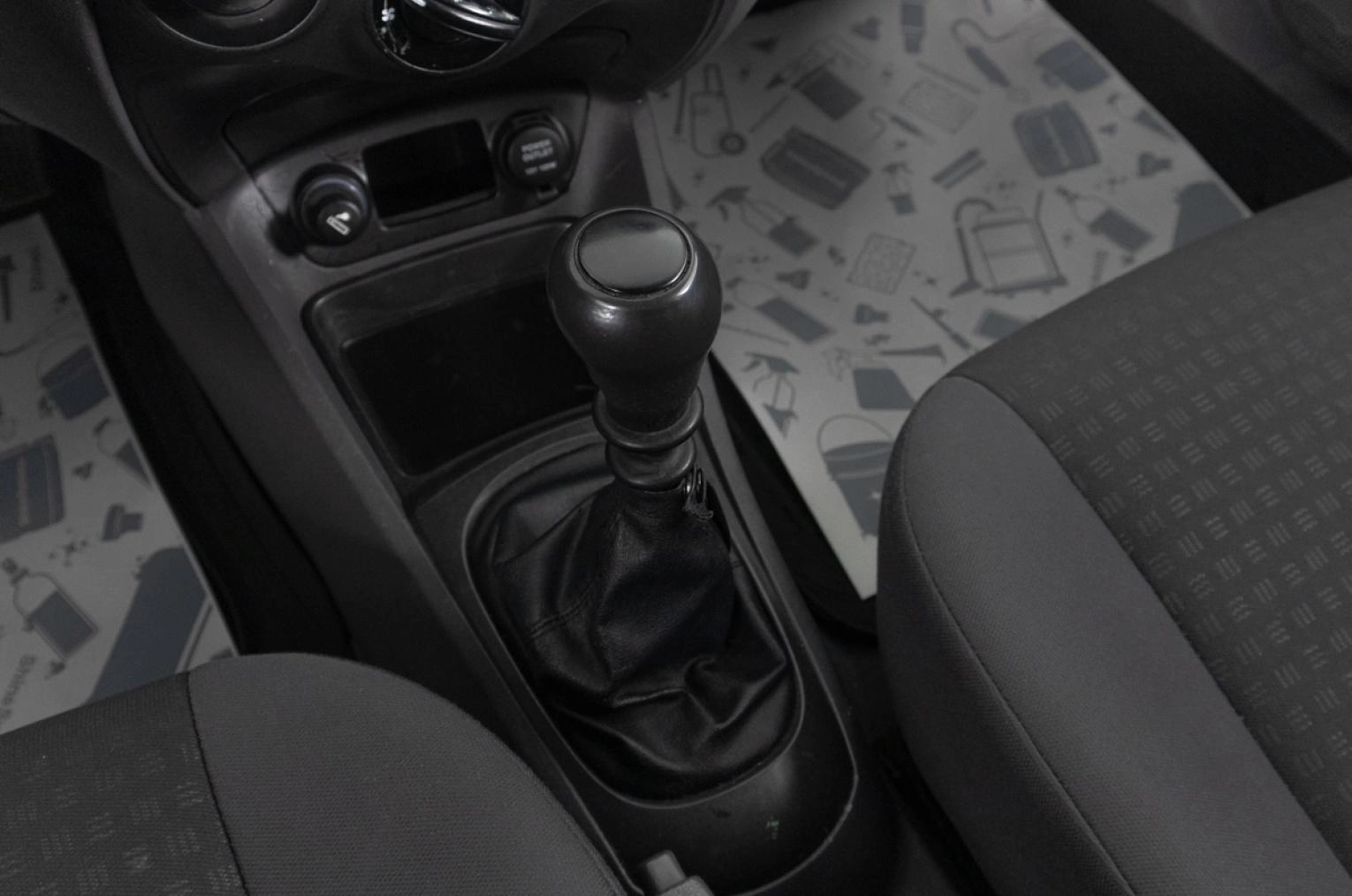 KIA Rio 12 из 18