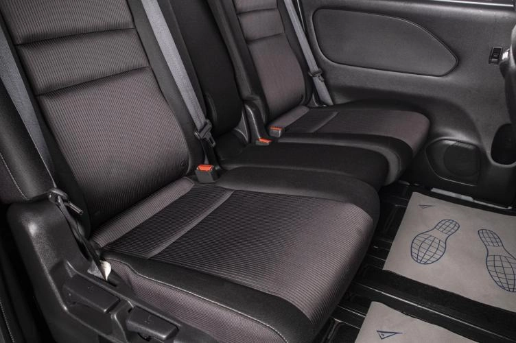 Nissan Serena 17 из 19