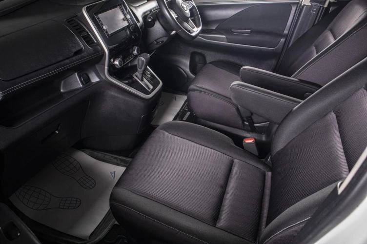 Nissan Serena 8 из 19