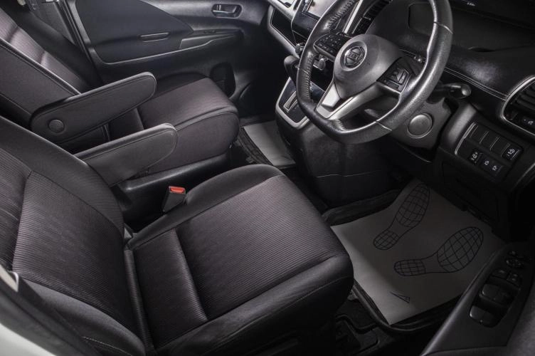 Nissan Serena 9 из 19