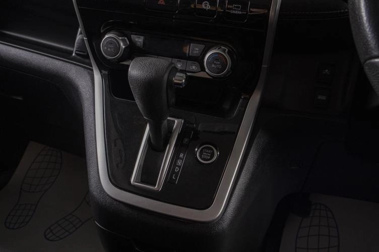 Nissan Serena 16 из 19