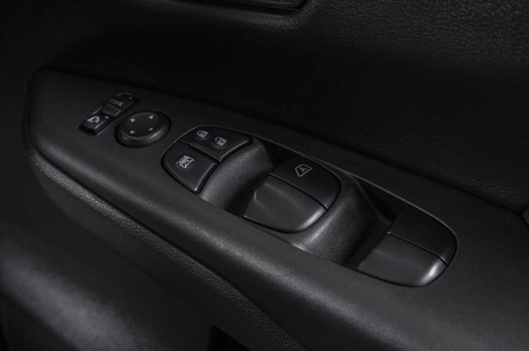 Nissan Serena 7 из 19