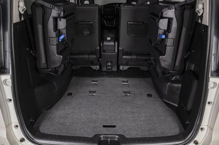 Nissan Serena 19 из 19