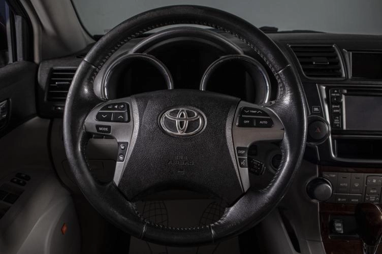 Toyota Highlander 11 из 18