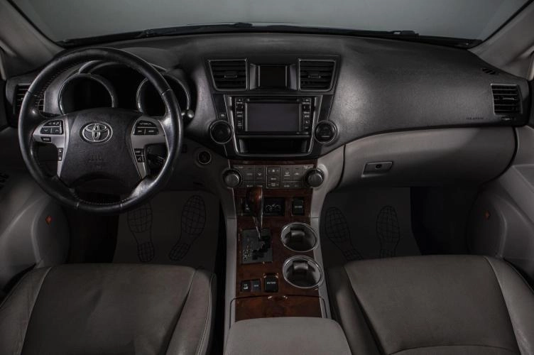 Toyota Highlander 14 из 18