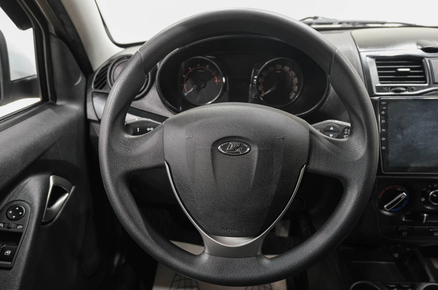 ВАЗ (LADA) Granta 19 из 28